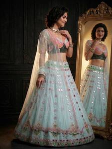 Nuevo lanzamiento: Lehenga con lentejuelas de espejo y perlas, calidad excepcional con capas de cancan y lona. - Product Image 2