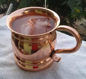 แก้วมูเล่ทองแดงทนทานพร้อมหูจับแบบคลาสสิก เหมาะสำหรับเบียร์ ค็อกเทล และเครื่องดื่มเย็นๆ เหมาะสำหรับคนรักเบียร์ - Product Image 5