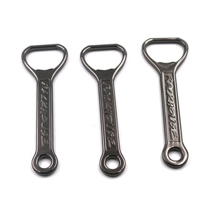 Abridor de Botellas de Cerveza Plano de Aleación de Zinc Metálico con Logotipo Grabado Personalizado de Alta Calidad, Diseño Vintage, Técnica de Fundición para Estilo Armadura - Product Image 6