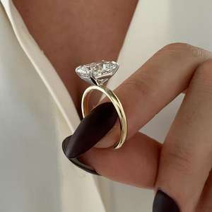 Anillo Solitario con Diamante Cultivado en Laboratorio de 3 Quilates, Corte Radiante Alargado, E VVS2, Anillo de Compromiso de Dos Tonos, Oro Amarillo de 14k, Certificado IGI - Product Image 4
