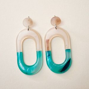 Boucles d'oreilles à clip en résine époxy faites à la main, coupe ovale, bijoux de fête classiques pour femmes - Product Image 1