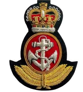 Insignia de Lujo Hecha a Mano con Bordado de Alambre de Latón, Corona y Alas Personalizables - Product Image 6