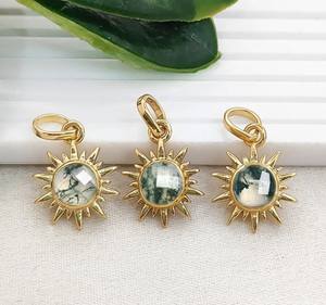 Colgantes de Ágata Musgo Sunburst - Colgante Redondo con Engaste Chapado en Oro - Colgantes de Piedras Preciosas Redondas de 6mm Hechos a Mano - Product Image 1