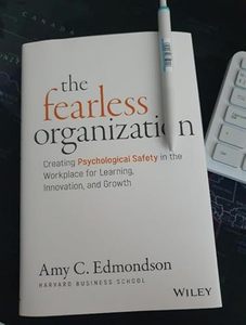 หนังสือปกอ่อน "Fearless Organization" โดยเอมี่ ซี. เอ็ดมอนด์สัน" หนังสือขายดีสำหรับผู้ใหญ่ - Product Image 1