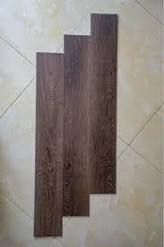 Revêtement de sol SPC imperméable, planches de vinyle à clipser pour la maison, résidentiel, Vietnam - Product Image 4