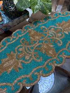 Chemin de table en tissu perlé fait main, forme personnalisée, design luxueux et glamour, couleur turquoise et or, tapis écologique et durable - Product Image 3