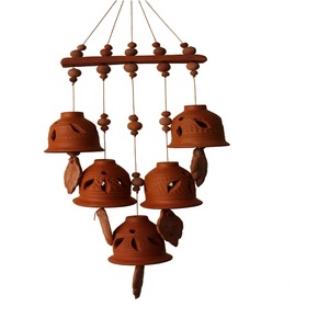 Campana de Viento Moderna de Terracota de Alta Calidad, Fácil de Instalar, para Uso en Exteriores, Decoración de Jardín, Hecha a Mano en India - Product Image 1