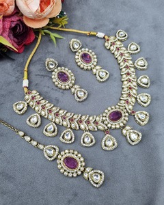 ชุดสร้อยคอเจ้าสาว Ping Bling Luxury AD Polki ประดับพลอยสีชมพูทรงหยดน้ำ สำหรับงานแต่งงานและงานเลี้ยง ดีไซน์หรูหราเคลือบทองสำหรับผู้หญิง - Product Image 3