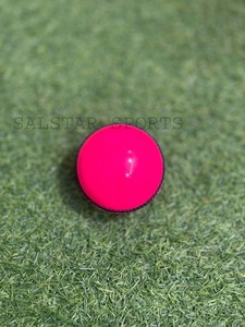 ลูกคริกเก็ตคุณภาพสูง Salstar Sport หนังวัวเกรดพรีเมียม สีชมพูอินเทรนด์ ปรับแต่งสีและโลโก้ได้ รับผลิตแบบ OEM - Product Image 3