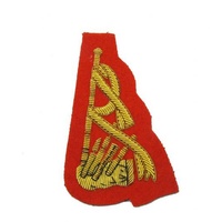 Insignias Textiles Bordadas a Medida - Bordado a Mano Duradero y Elegante de Primera Calidad con Colores Dorado y Rojo en Material de Lona