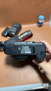 Cámara <span class=keywords><strong>Canon</strong></span> EOS <span class=keywords><strong>5D</strong></span> <span class=keywords><strong>Mark</strong></span> II 5D2 original de segunda mano, cámara réflex digital profesional con batería y cargador de batería. - Product Image 4