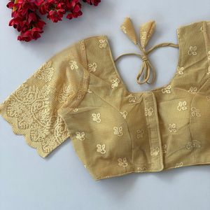 Blouse ouverte sur le devant en tricot de créateur, avec découpe en super résille, rembourrée et doublure en coton - Product Image 3