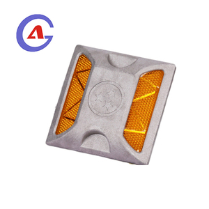 Pieu routier réfléchissant personnalisé type œil de chat 100*100mm en ABS, produit de signalisation routière - Product Image 1