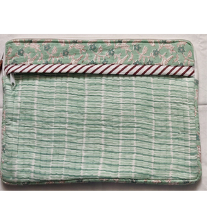 Funda Acolchada para Portátil Hecha a Mano con Estampado Artesanal de Jaipur, de Algodón Suave Clásico, con Cierre y Múltiples Bolsillos, Ligera, Duradera y Lavable - Product Image 1