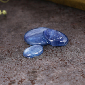 Kyanite bleue naturelle, cabochon de forme libre, pierre précieuse semi-polie pour la fabrication de bijoux - Product Image 3