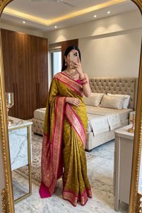 Nouveau Sari en Soie Banarasi Douce Premium Violette, Tissé Zari, Vêtement Traditionnel avec Blouse pour Mariage, Fête, Festival - Product Image 4