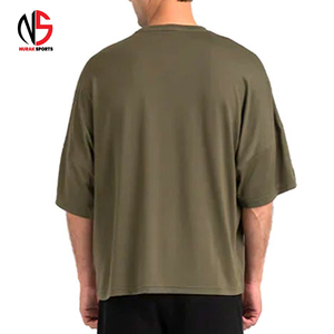 เสื้อยืดแขนสั้นผู้ชายทรงโอเวอร์ไซส์ สีเขียวมะกอก คอโอ ทรงหลวม สีพื้น ไหล่ตก ทรงปกติ ความยาวปกติ ผ้าฝ้าย 100% - Product Image 2