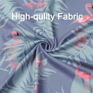 Polo pour homme à imprimé flamants roses et palmiers, style resort été 2026, manches courtes, coupe ajustée, gris et rose, vêtements de vacances - Product Image 3