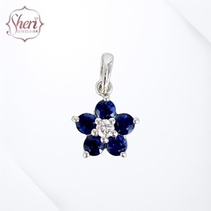 เชอร์รี่ จิวเวลส์จี้เพชรทรงดอกไม้เล็กทองคำขาวแท้ 18K สำหรับผู้หญิง ประดับด้วยไพลินสีน้ำเงินธรรมชาติ ความใส SI1-2 สี F-G - Product Image 1