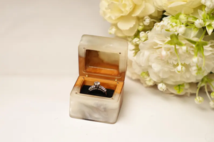 Boîte à bagues en bois et résine rustique de haute qualité, unique, artisanale, durable, style européen, boîte à bijoux pour couples - Product Image 3