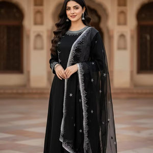 Elegante Vestido Pakistaní para Mujer para Eid con Hermosos Bordados y Pedrería y Dupatta a Juego, Listo para Usar - Product Image 1