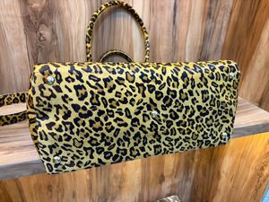 Sac à main en cuir véritable à imprimé léopard pour femme |   Sac fourre-tout en cuir de vache avec poils |   Sac à main de créateur avec poignée supérieure et bandoulière |   Fait main sur mesure - Product Image 3