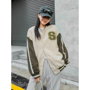 เสื้อแจ็คเก็ตบอมเบอร์ทรงวาร์ซิตี้แบบมินิมอล สีโทนเรียบง่าย ผิวสัมผัสนุ่มแบบริบบิ้น พร้อมเคลือบผิวแบบด้าน กันน้ำได้ - Product Image 4