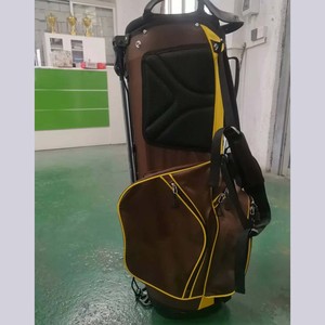 Bolsas de Golf Personalizadas al por Mayor con Logotipo Bordado de Iota Phi Theta en Negro y Marrón Griego, Material de Poliéster, Múltiples Bolsillos - Product Image 3