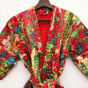 Nouveauté Veste courte imprimée farida kahlo rouge Veste Kantha Veste matelassée faite à la main Robe Kantha Manteau Kantha pour femmes - Product Image 4