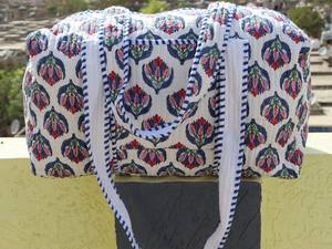 Sac de voyage matelassé en coton fait main indien pour femme, décontracté, avec fermeture éclair, pour le shopping et le week-end - Product Image 3