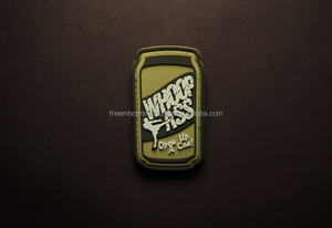 Parche de etiqueta de goma de Pvc personalizado de alta calidad al por mayor, parche de silicona transpirable para ropa, insignias de Pvc suave, tela de sarga - Product Image 2