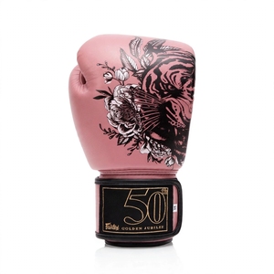 Gants de boxe Fairtex en cuir blanc, nouvelle collection, très demandés, avec fermeture auto-agrippante et sangles réglables pour le kick-boxing et les arts martiaux. - Product Image 3