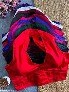 Collection de Blouses en Satin Malai de Qualité Supérieure avec Col Uni et Halter, Rembourrées et Dos Fantaisie – Exportateur de Mode Féminine, Fournisseur Indien - Product Image 5
