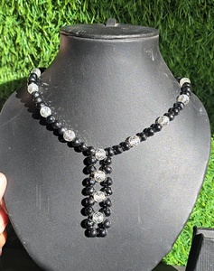 Collar de moissanita redondo blanco de 8 mm y negro de 7 mm, regalo para mujer, fiesta, aniversario y otras ocasiones - Product Image 1