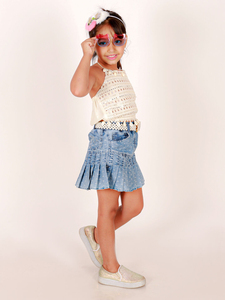 Haut sans manches tissé et orné Elaisha avec jupe en jean - Blanc et bleu - Product Image 4