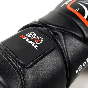 Gants de boxe professionnels en cuir véritable personnalisés, antidérapants, avec fermeture auto-agrippante, pour l'entraînement de Muay Thai, de Kickboxing et l'utilisation avec sac de frappe. - Product Image 5