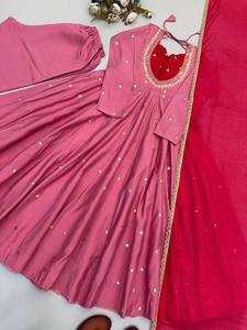 ชุดเดรส Anarkali สีชมพูอมเทาสำหรับผู้หญิง ออกแบบโดยดีไซเนอร์ เหมาะสำหรับงานปาร์ตี้ ชุดพื้นเมืองพร้อมผ้าคลุมไหล่ สำหรับงานแต่งงาน งานเฉลิมฉลอง ชุดอินเดียแบบ Salwar Kameez - Product Image 5