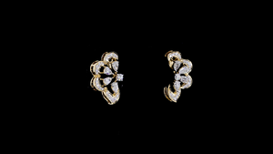 Boucles d'oreilles élégantes et luxueuses pour mariée, à fleurs, avec diamants de laboratoire |   Or massif 14 carats plaqué rhodium |   Cadeau de fête et de mariage - Product Image 3