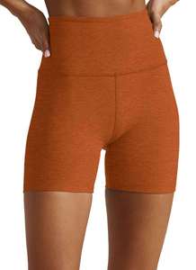 Shorts de yoga compressifs personnalisés pour femmes, mi-longs, respirants, à séchage rapide, pour la gym, le fitness et le sport - Product Image 5