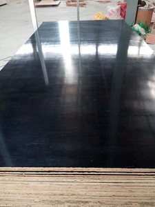 Madera contrachapada con cara de película superior para construcción interior y exterior industrial para estilo de diseño industrial - Product Image 2