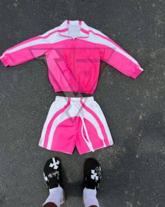 Conjunto de Chaqueta Cortavientos y Pantalones Cortos de Verano para Hombre, Diseño Personalizado con Logotipo, Corte Regular, Nailon y Poliéster, Estampado Sólido, para Otoño - Product Image 3