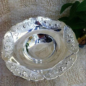 Plateau décoratif en métal plaqué argent de luxe pour fruits secs, bonbons, cadeau de mariage et décoration de table - Product Image 1