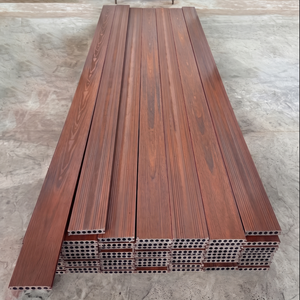 Planches de terrasse en WPC écologiques modernes, rectangulaires, à double verrouillage, grain de bois brossé, revêtement de sol extérieur imperméable - Product Image 1