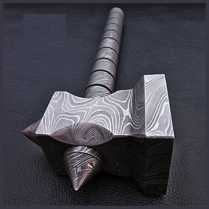 Martillo de Acero de Damasco, Martillo de Acero Tradicional Hecho a Mano, Diseño Soldado con Patrón, Artículo Decorativo de Colección con Mango de Madera - Product Image 3