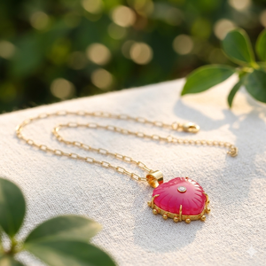 Collar con Colgante de Jade Rubí en Forma de Corazón, Cadena de Latón Chapada en Oro, Joyería Romántica para Mujer, Uso Diario - Product Image 1