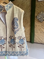 Veste bomber sans manches en tricot artisanal à fleurs pour femmes, automne/hiver |   Léger, écologique, design bohème