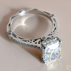 Anillo de compromiso de diamante cultivado en laboratorio con corte radiante premium en oro blanco, elegante joya de boda para ella. - Product Image 3