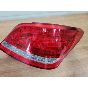 ไฟท้ายขวา Equus VI ปี 2009-2011 มือสอง ของแท้ รหัส 924023N000 - Product Image 1