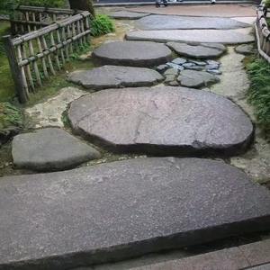 Losas de Granito Natural de Alta Demanda, Pulidas y Cortadas a Medida para Cocina, Paredes y Pisos, Disponibles a Precios Competitivos - Product Image 1