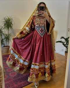 Robe de mariée traditionnelle afghane bordeaux, brodée à la main avec des miroirs, style bohème, longueur ras du sol, coupe trapèze, ensemble de soirée afghan Kuchi - Product Image 4